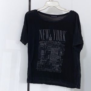 BRANDY MELVILLE GRAPHIC TEE